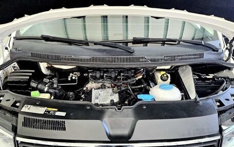 Volkswagen Multivan T6 рестайлинг, 2019 год, 3 010 000 рублей, 27 фотография