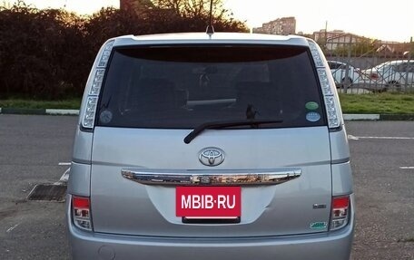 Toyota ISis I, 2012 год, 1 299 000 рублей, 9 фотография