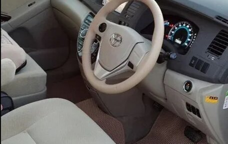 Toyota ISis I, 2012 год, 1 299 000 рублей, 12 фотография