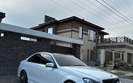 Mercedes-Benz C-Класс, 2013 год, 2 000 000 рублей, 1 фотография