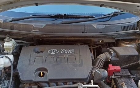 Toyota ISis I, 2012 год, 1 299 000 рублей, 24 фотография