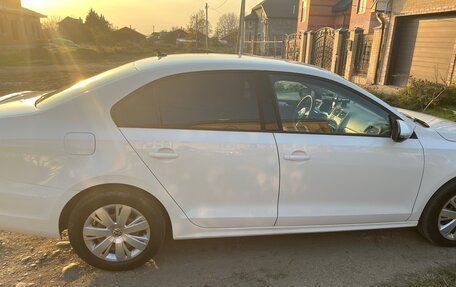 Volkswagen Jetta VI, 2013 год, 830 000 рублей, 2 фотография