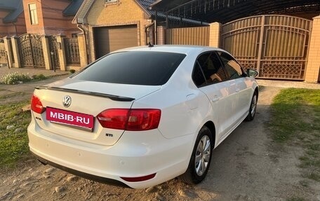 Volkswagen Jetta VI, 2013 год, 830 000 рублей, 3 фотография