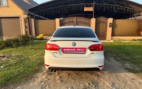 Volkswagen Jetta VI, 2013 год, 830 000 рублей, 4 фотография