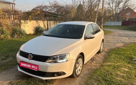 Volkswagen Jetta VI, 2013 год, 830 000 рублей, 6 фотография