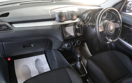 Suzuki Swift V, 2018 год, 1 299 000 рублей, 19 фотография