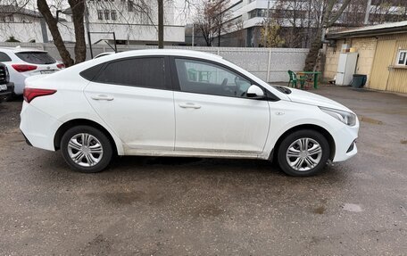 Hyundai Solaris II рестайлинг, 2019 год, 835 000 рублей, 3 фотография