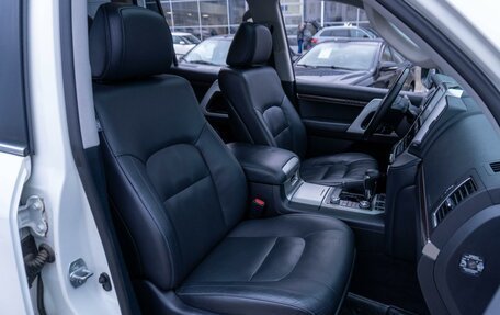 Toyota Land Cruiser 200, 2018 год, 7 290 000 рублей, 10 фотография