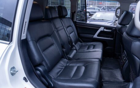 Toyota Land Cruiser 200, 2018 год, 7 290 000 рублей, 9 фотография