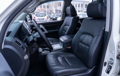 Toyota Land Cruiser 200, 2018 год, 7 290 000 рублей, 12 фотография