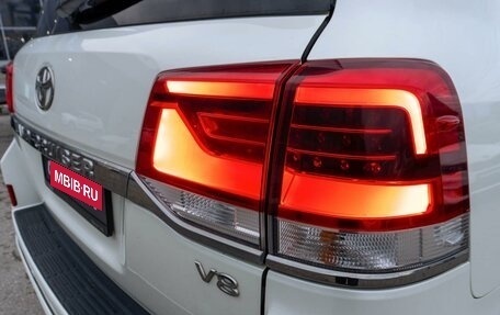 Toyota Land Cruiser 200, 2018 год, 7 290 000 рублей, 6 фотография