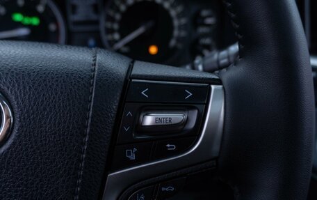 Toyota Land Cruiser 200, 2018 год, 7 290 000 рублей, 16 фотография