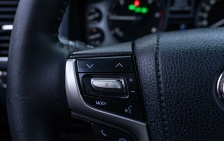 Toyota Land Cruiser 200, 2018 год, 7 290 000 рублей, 15 фотография