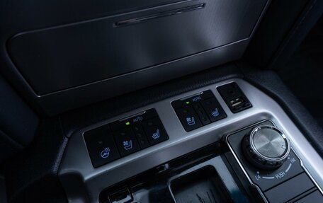 Toyota Land Cruiser 200, 2018 год, 7 290 000 рублей, 22 фотография