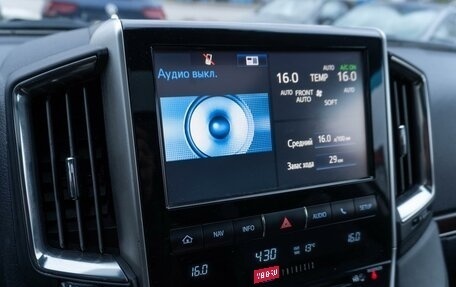 Toyota Land Cruiser 200, 2018 год, 7 290 000 рублей, 19 фотография