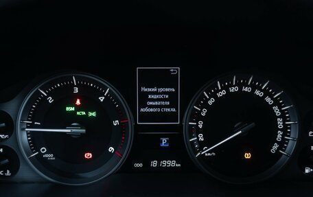 Toyota Land Cruiser 200, 2018 год, 7 290 000 рублей, 31 фотография