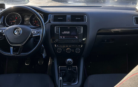 Volkswagen Jetta VI, 2017 год, 1 350 000 рублей, 2 фотография