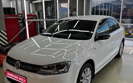 Volkswagen Jetta VI, 2013 год, 1 500 000 рублей, 1 фотография