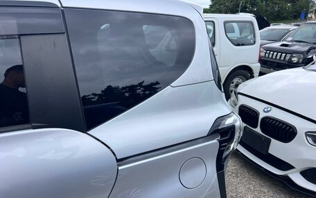 Toyota Sienta II, 2021 год, 1 900 000 рублей, 16 фотография