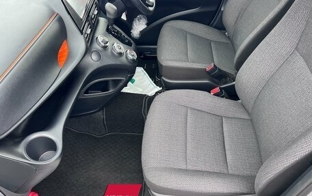 Toyota Sienta II, 2021 год, 1 900 000 рублей, 6 фотография