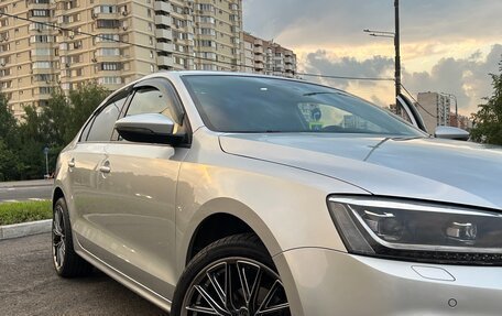 Volkswagen Jetta VI, 2016 год, 1 200 000 рублей, 2 фотография