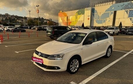Volkswagen Jetta VI, 2013 год, 1 500 000 рублей, 12 фотография
