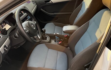 Volkswagen Jetta VI, 2013 год, 1 500 000 рублей, 17 фотография