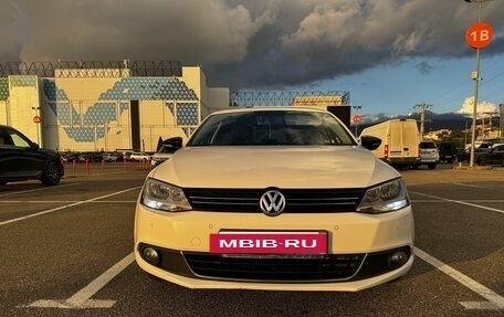 Volkswagen Jetta VI, 2013 год, 1 500 000 рублей, 13 фотография