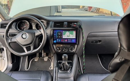 Volkswagen Jetta VI, 2015 год, 1 350 000 рублей, 13 фотография