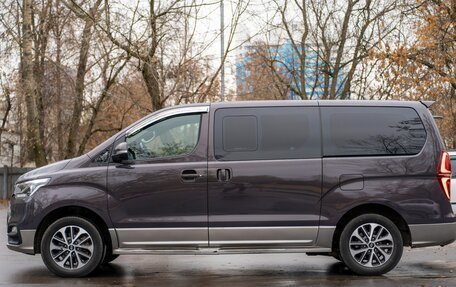 Hyundai Grand Starex Grand Starex I рестайлинг 2, 2019 год, 4 300 000 рублей, 3 фотография