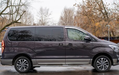 Hyundai Grand Starex Grand Starex I рестайлинг 2, 2019 год, 4 300 000 рублей, 7 фотография