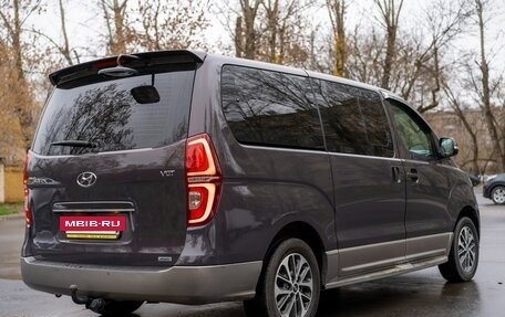 Hyundai Grand Starex Grand Starex I рестайлинг 2, 2019 год, 4 300 000 рублей, 6 фотография