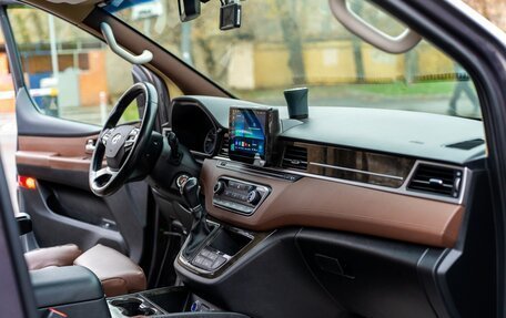 Hyundai Grand Starex Grand Starex I рестайлинг 2, 2019 год, 4 300 000 рублей, 19 фотография