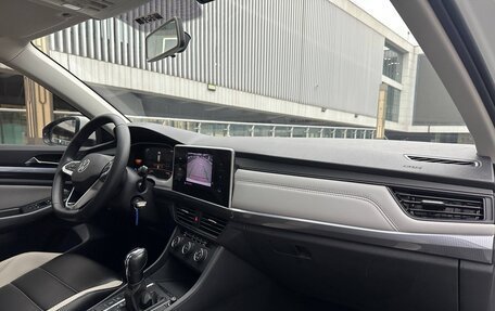 Volkswagen Bora, 2022 год, 1 890 000 рублей, 6 фотография