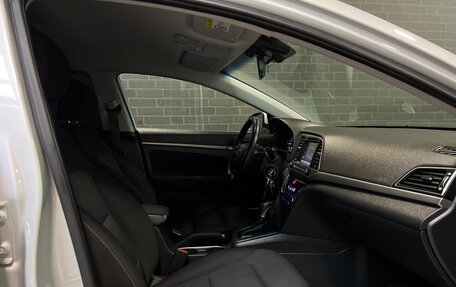 Hyundai Elantra VI рестайлинг, 2017 год, 1 370 000 рублей, 10 фотография