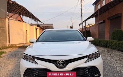 Toyota Camry, 2018 год, 2 600 000 рублей, 1 фотография