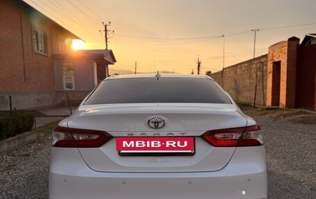 Toyota Camry, 2018 год, 2 600 000 рублей, 4 фотография