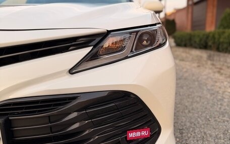 Toyota Camry, 2018 год, 2 600 000 рублей, 18 фотография