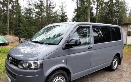 Volkswagen Caravelle T5, 2013 год, 1 650 000 рублей, 2 фотография