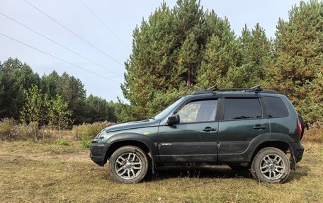 Chevrolet Niva I рестайлинг, 2018 год, 590 000 рублей, 10 фотография