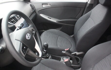 Hyundai Solaris II рестайлинг, 2015 год, 987 000 рублей, 10 фотография