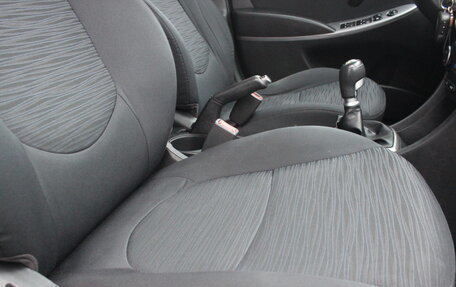 Hyundai Solaris II рестайлинг, 2015 год, 987 000 рублей, 15 фотография