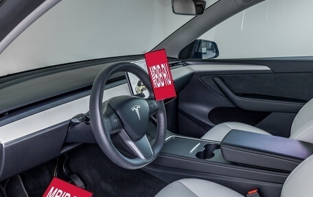 Tesla Model Y I, 2021 год, 4 300 000 рублей, 10 фотография