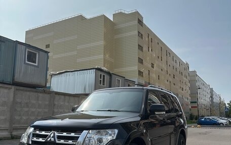 Mitsubishi Pajero IV, 2012 год, 2 600 000 рублей, 2 фотография