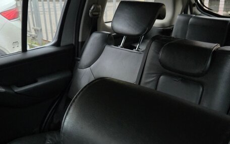 Nissan Pathfinder, 2005 год, 800 000 рублей, 11 фотография