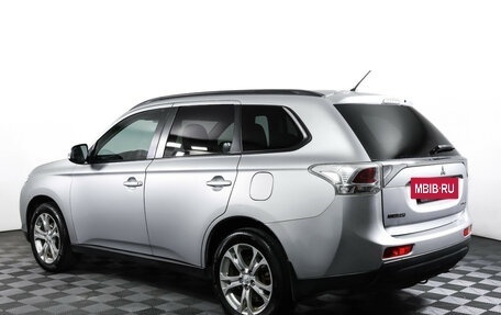 Mitsubishi Outlander III рестайлинг 3, 2013 год, 1 325 000 рублей, 7 фотография