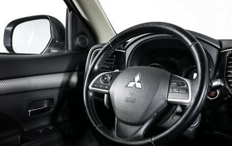 Mitsubishi Outlander III рестайлинг 3, 2013 год, 1 325 000 рублей, 13 фотография