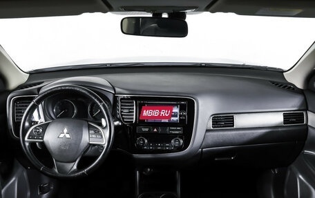 Mitsubishi Outlander III рестайлинг 3, 2013 год, 1 325 000 рублей, 17 фотография