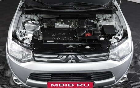 Mitsubishi Outlander III рестайлинг 3, 2013 год, 1 325 000 рублей, 9 фотография