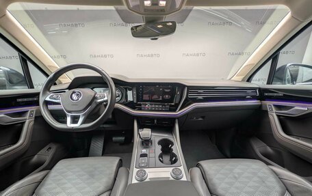 Volkswagen Touareg III, 2018 год, 4 697 000 рублей, 16 фотография